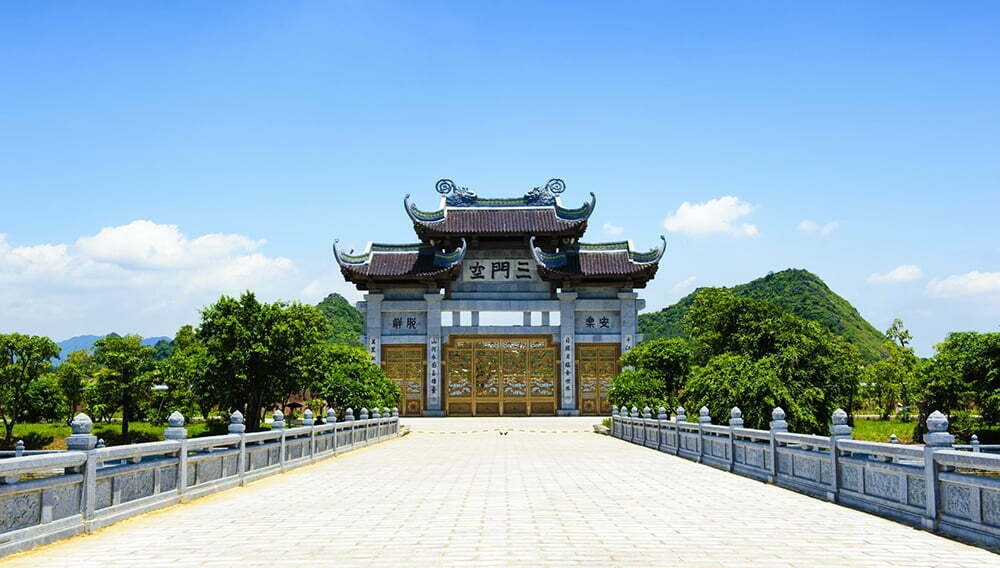 Cổng Tam Quan chùa Bái Đính